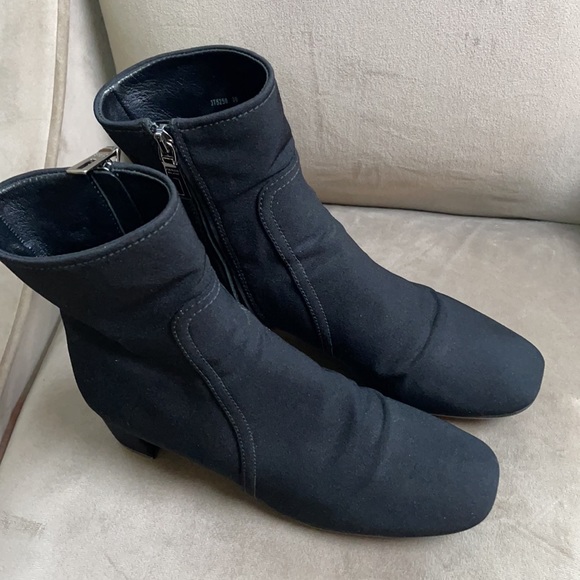 PRADA - Picture 2 of 15